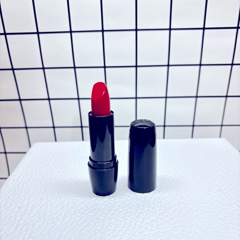 🆕 Lancôme full size Lipstick (Cream) #181 Red Stiletto